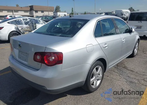 2008 Volkswagen Jetta Se/Sel из США, поврежденный, VIN 3VWRZ71K68M144258
